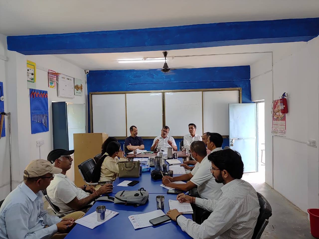 शिक्षा संस्कृति उत्थान न्यास की प्रत्यक्ष बैठक के दौरान पुनः राजकीय बाo माo पाठशाला  गलमा